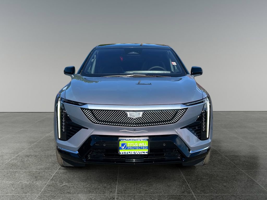 Used 2025 Cadillac Optiq Luxury 1 AWD/4WD image 2