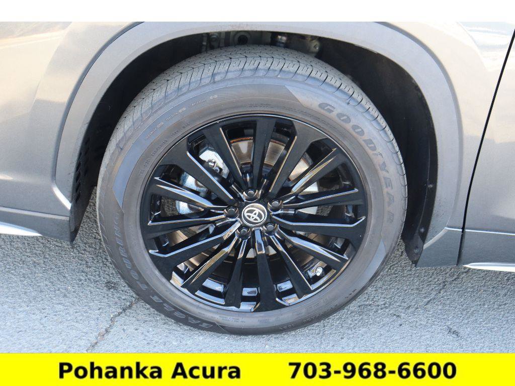 Used 2023 Toyota Highlander XSE image 32