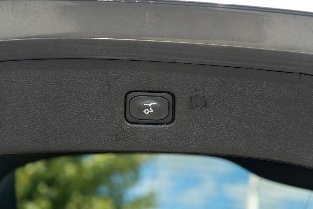Used 2024 Ford Edge Titanium image 11