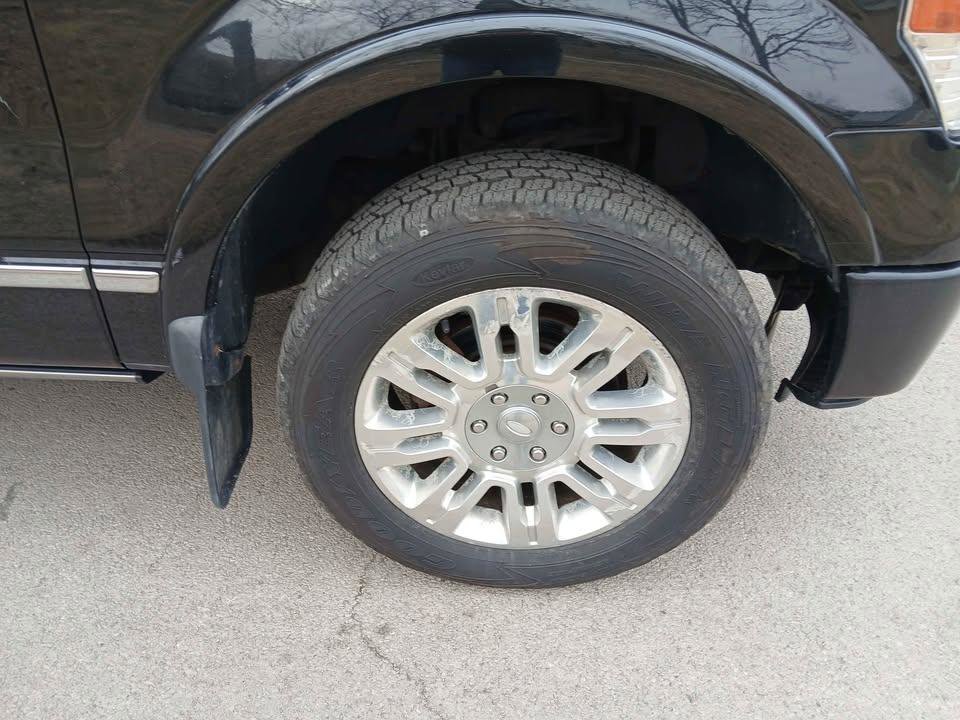 Used 2014 Ford F150 Platinum w/ Max Trailer Tow Package image 9