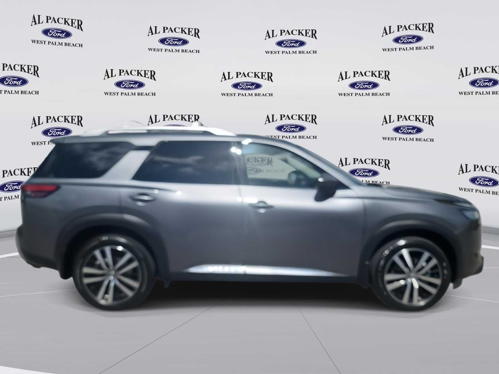 Used 2024 Nissan Pathfinder Platinum w/ Cargo Package image 6