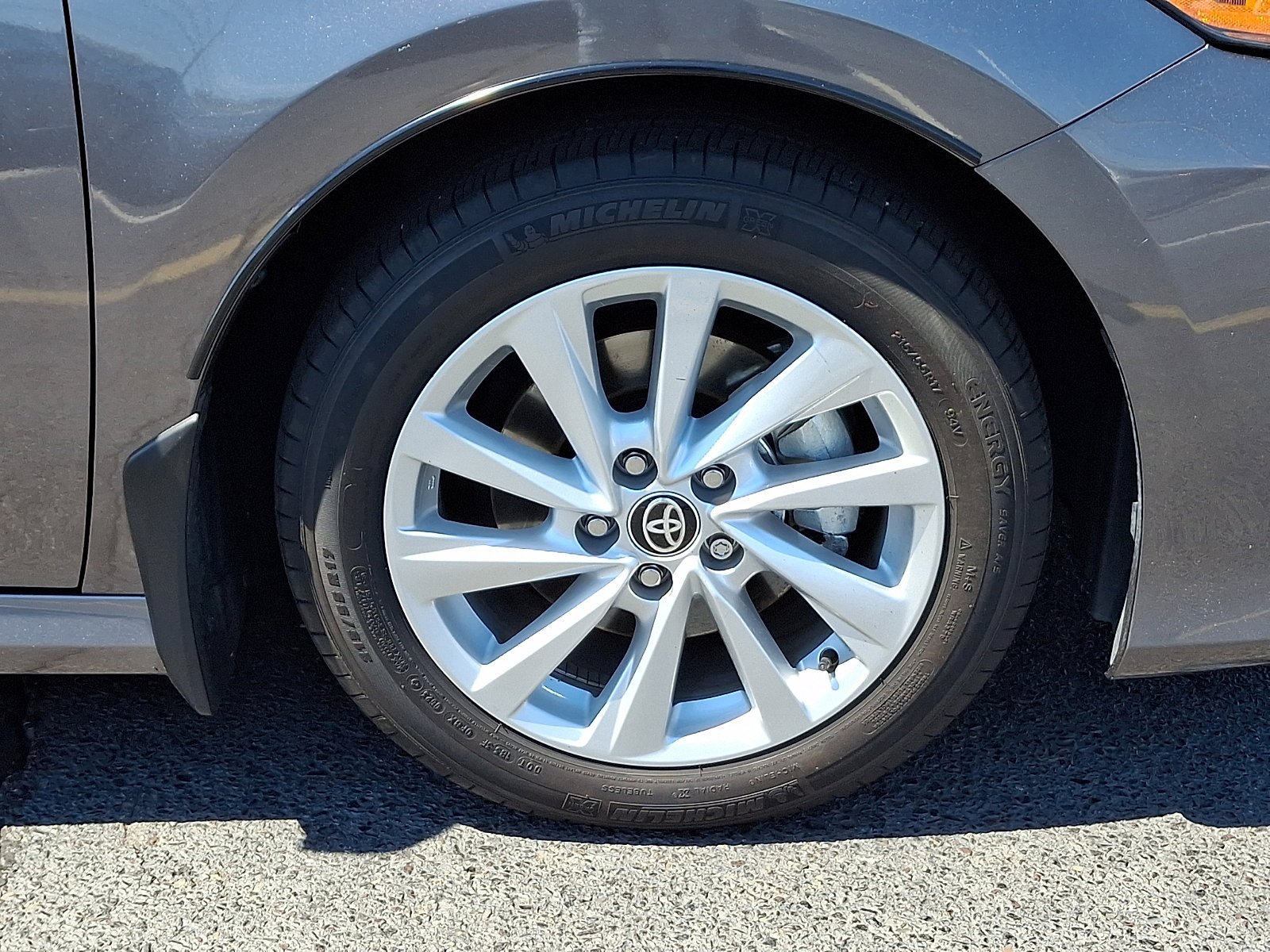 Used 2023 Toyota Camry LE AWD/4WD image 8