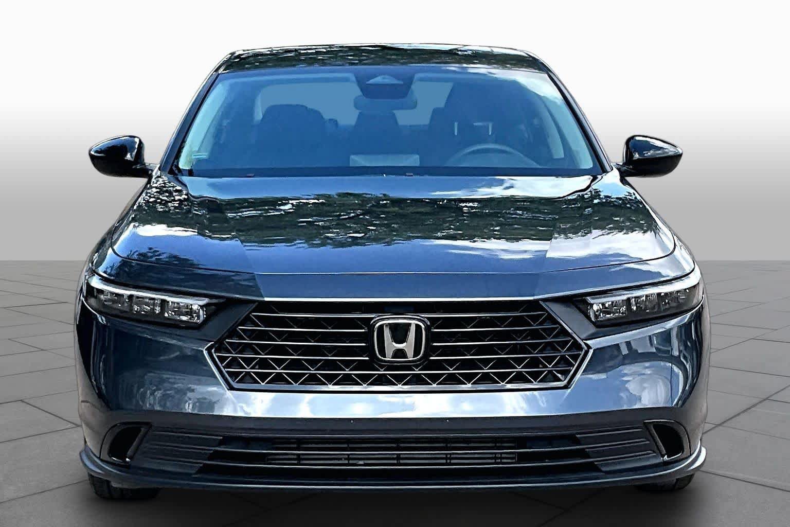 Used 2025 Honda Accord SE image 4