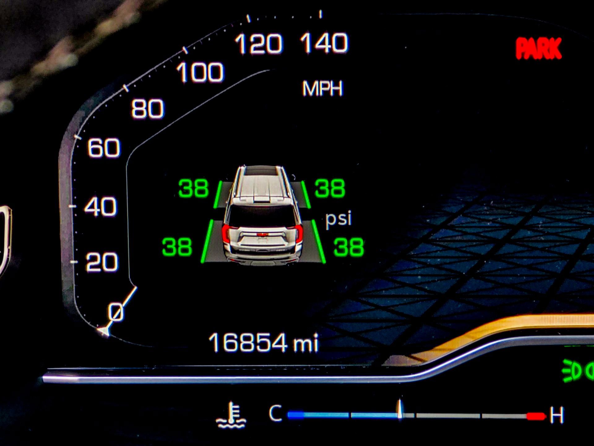 Used 2024 GMC Yukon XL Denali image 38