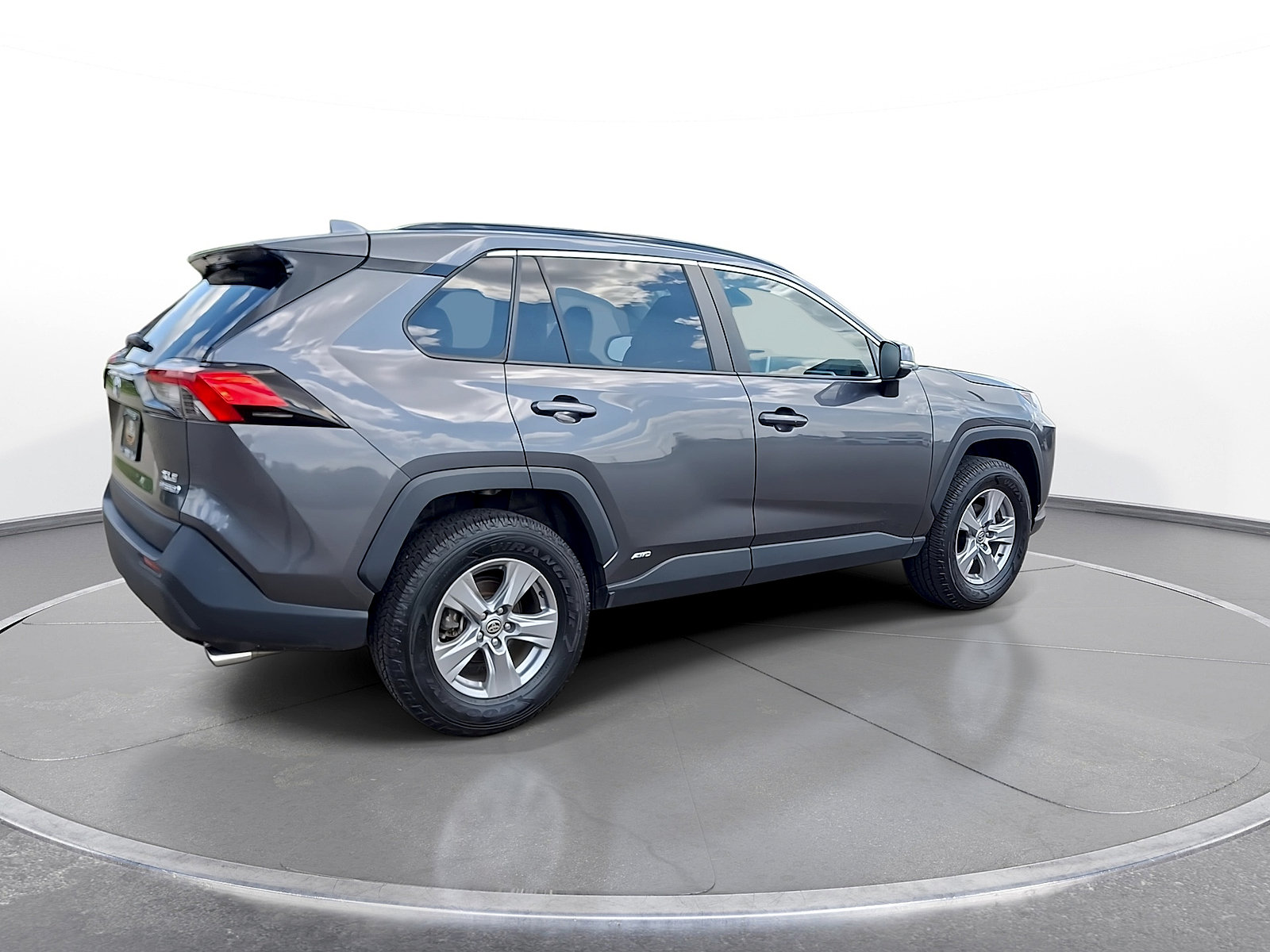 Used 2023 Toyota RAV4 XLE AWD/4WD image 8