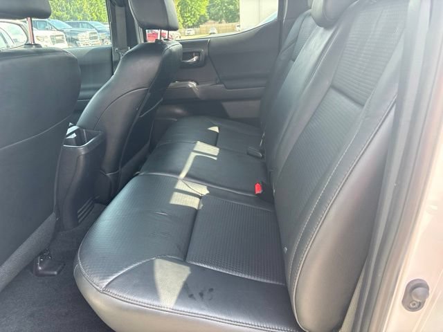 Used 2020 Toyota Tacoma TRD Off-Road w/ TRD Premium Off Road Package AWD/4WD image 5