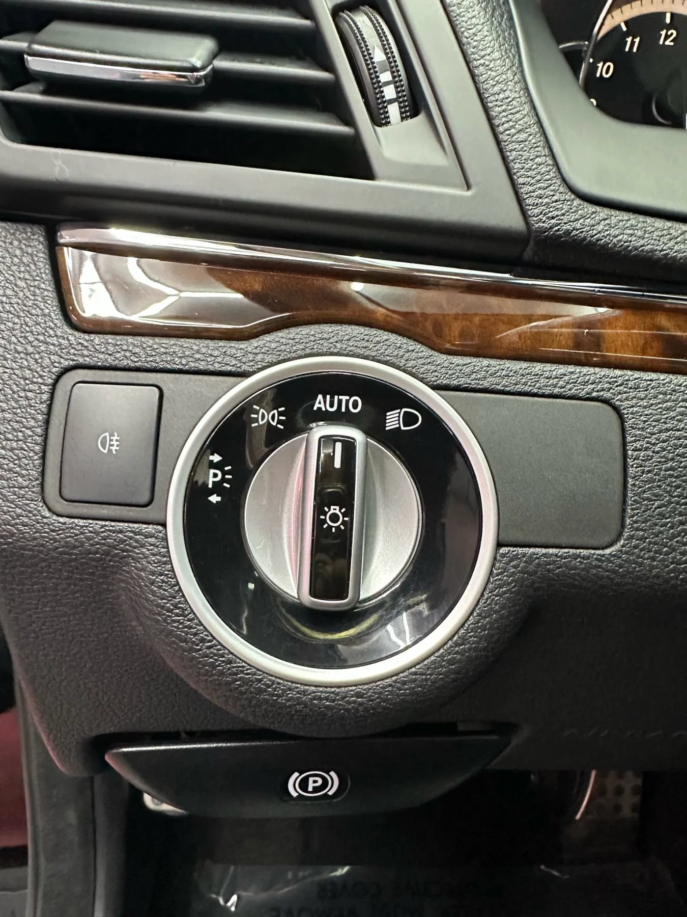Used 2012 Mercedes-Benz E 350 4MATIC Coupe w/ Premium 2 Pkg image 18
