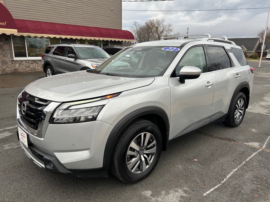 Used 2022 Nissan Pathfinder SL image 3