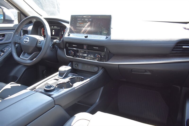 Used 2026 Nissan Rogue Platinum w/ Platinum Premium Package AWD/4WD image 13