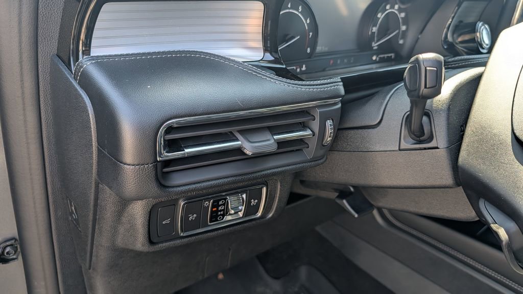 Used 2022 Lincoln Corsair AWD w/ Equipment Group 101A image 13