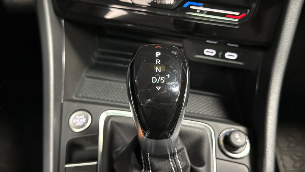New 2026 Volkswagen Jetta SE FWD image 38