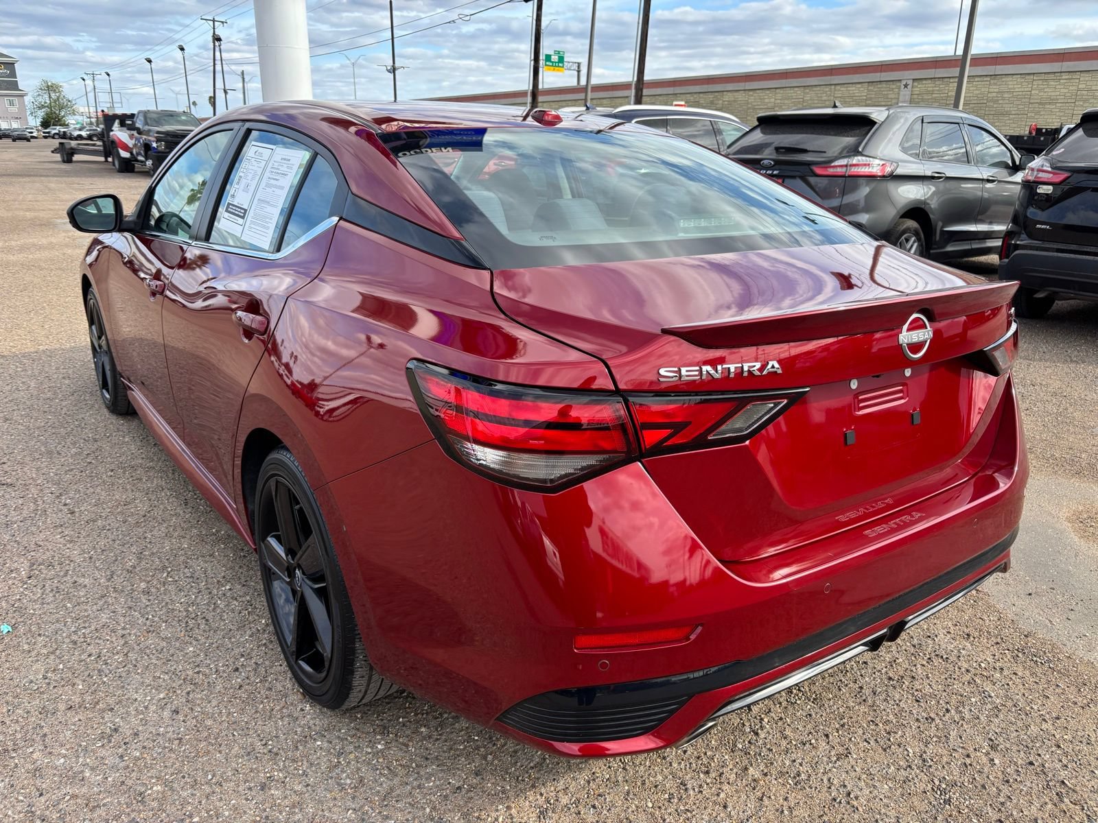 Used 2024 Nissan Sentra SR FWD image 5