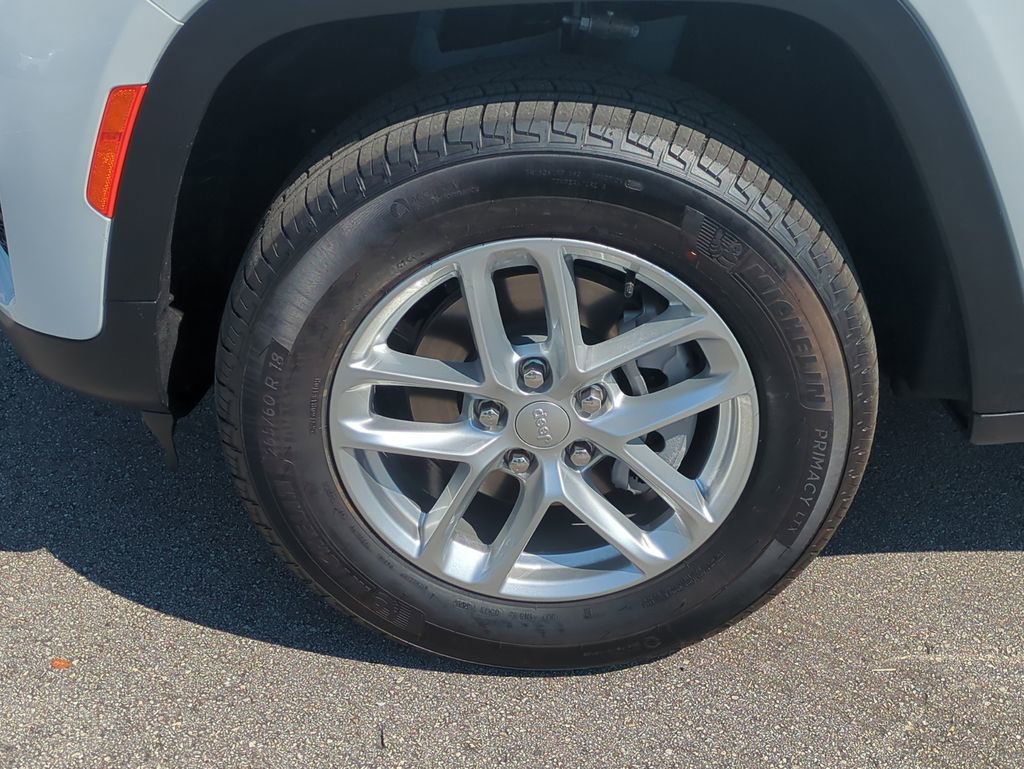 New 2025 Jeep Grand Cherokee Laredo RWD image 11