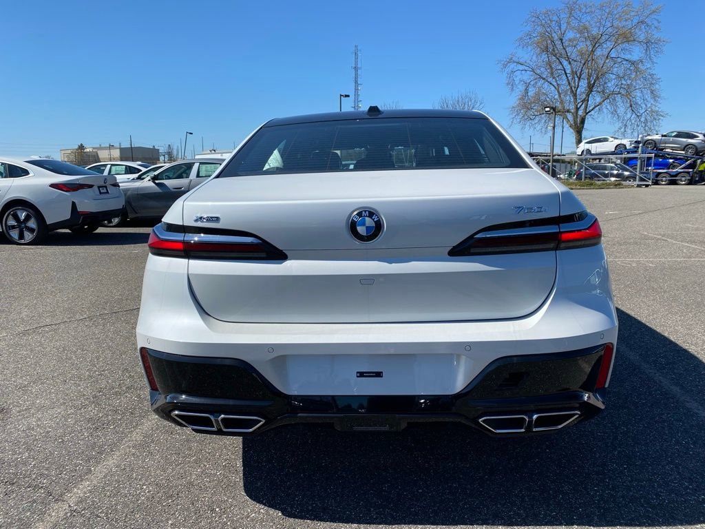 New 2024 BMW 760i xDrive w/ Executive Package AWD/4WD image 3