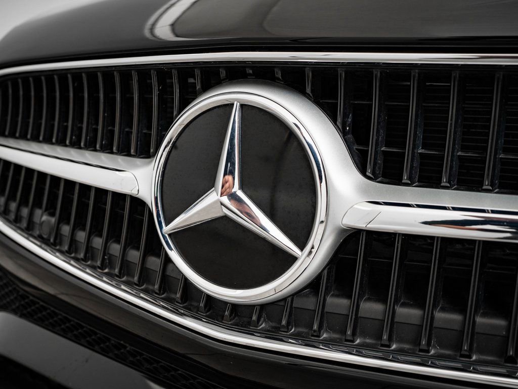 Certified 2025 Mercedes-Benz C 300 4MATIC Sedan image 3