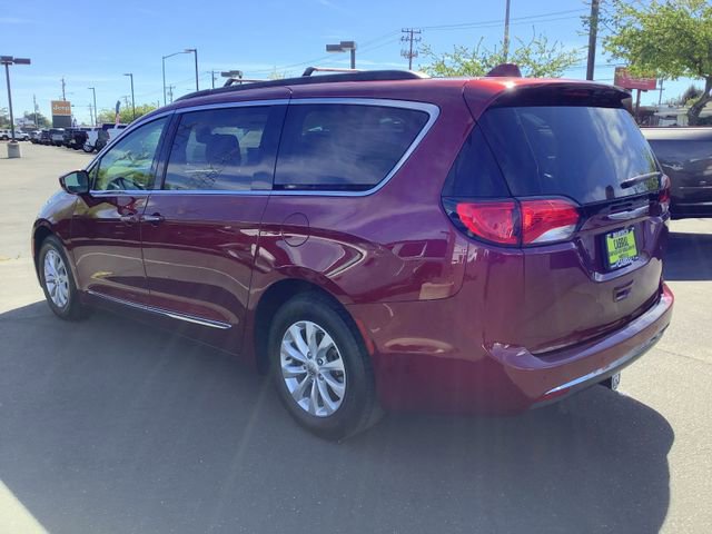 Used 2017 Chrysler Pacifica Touring-L image 22