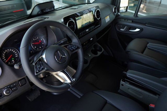 New 2025 Mercedes-Benz Sprinter 2500 image 2