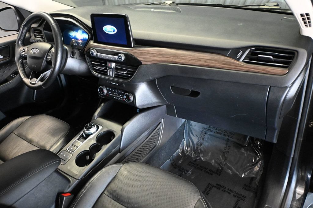 Used 2020 Ford Escape Titanium FWD image 12