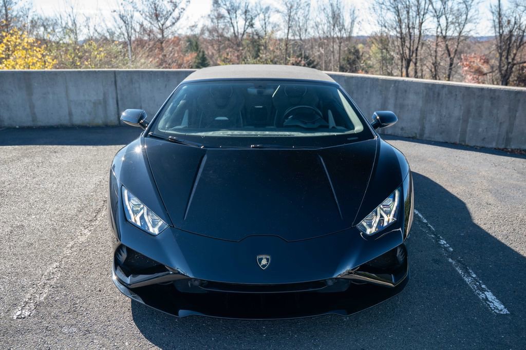 Used 2021 Lamborghini Huracan EVO RWD image 6