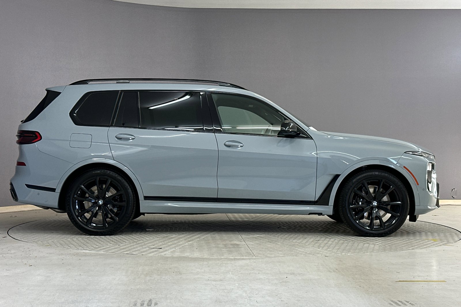 New 2026 BMW X7 M60i w/ Executive Package image 7