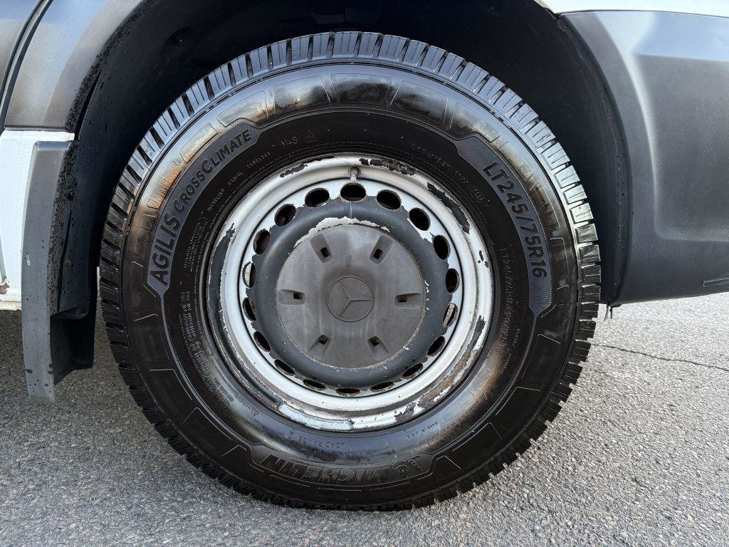 Used 2018 Mercedes-Benz Sprinter 2500 image 33