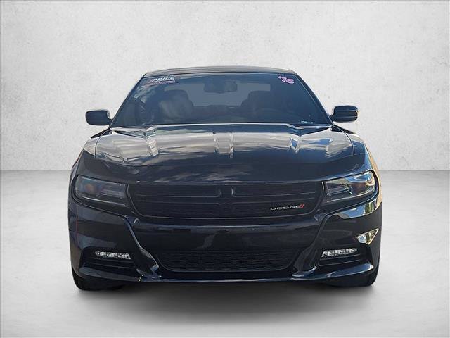 Used 2016 Dodge Charger SXT w/ Blacktop Package RWD image 2