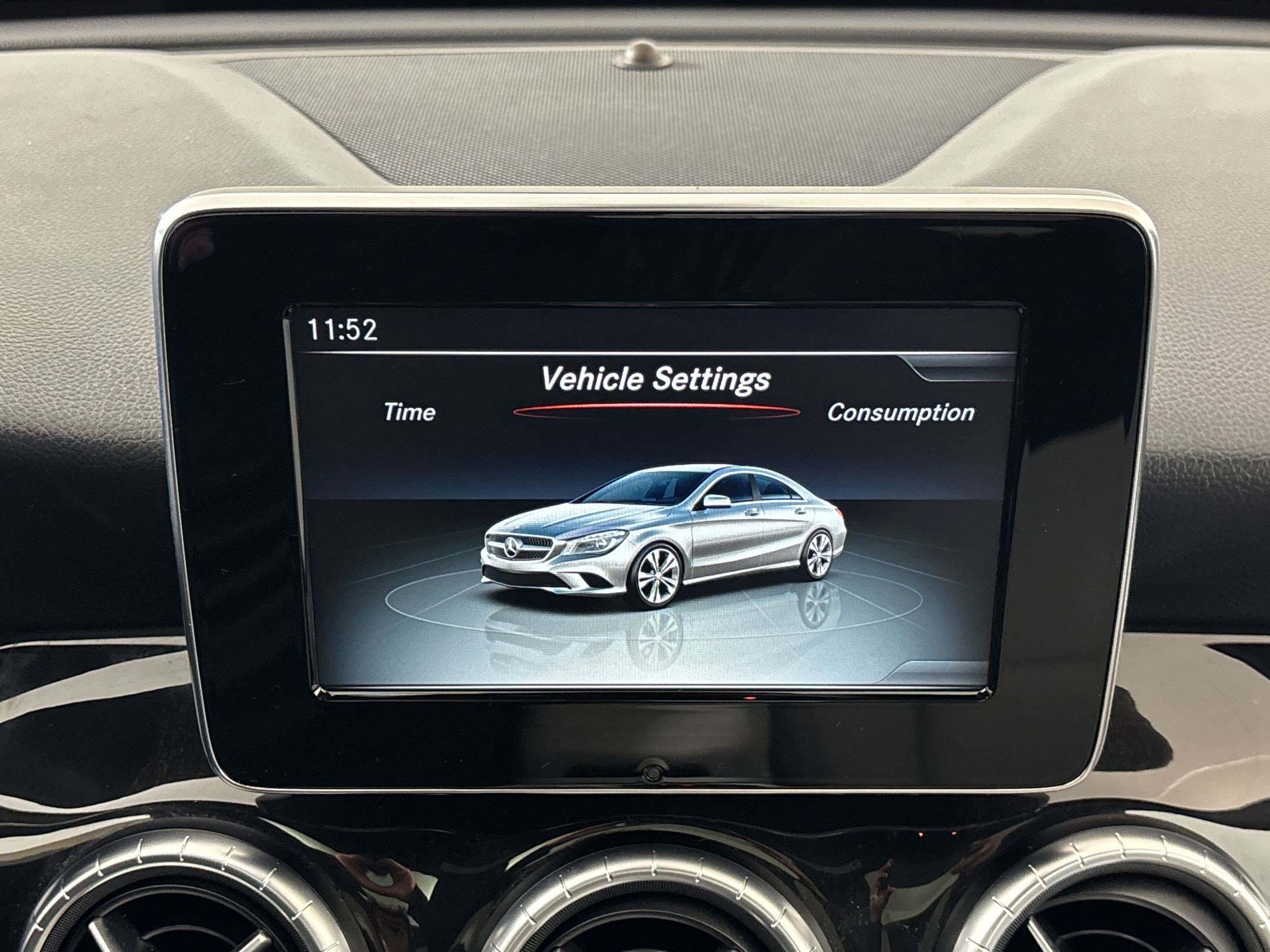 Used 2015 Mercedes-Benz CLA 250 image 24