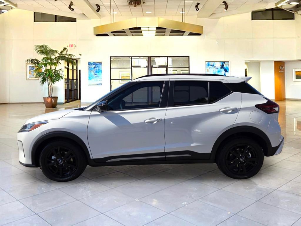 Certified 2024 Nissan Kicks SR FWD image 8