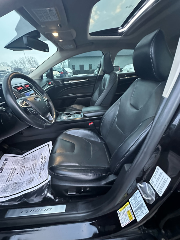 Used 2020 Ford Fusion Titanium image 21