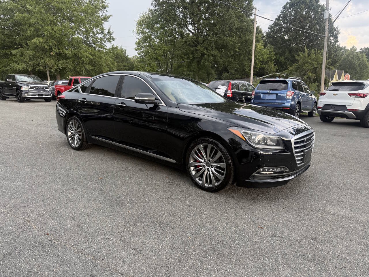 Used 2015 Hyundai Genesis 5.0 RWD image 4
