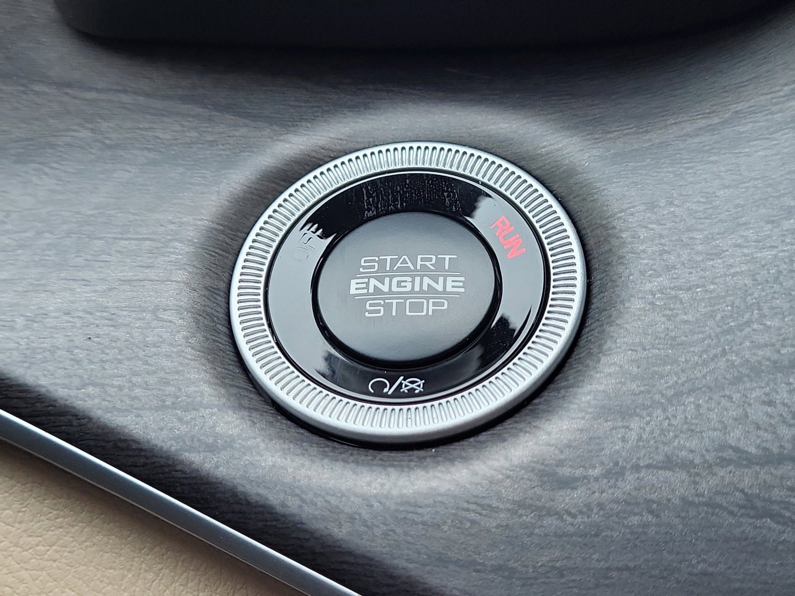 New 2025 Jeep Grand Cherokee L Limited w/ Black Appearance Package image 17