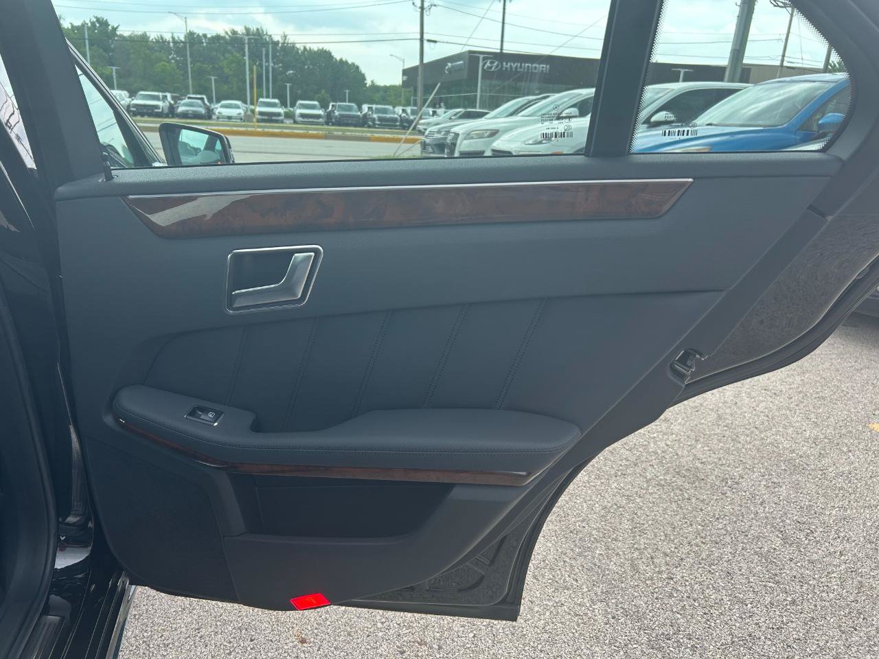 Used 2013 Mercedes-Benz E 350 BlueTEC Sedan image 23