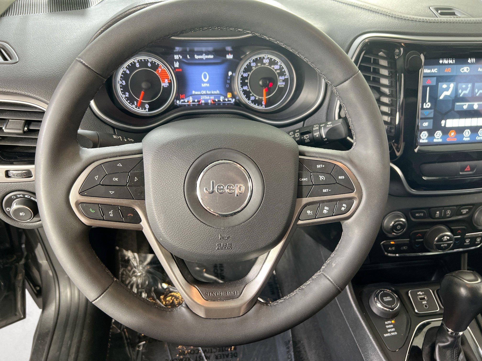 Used 2022 Jeep Cherokee Limited image 11