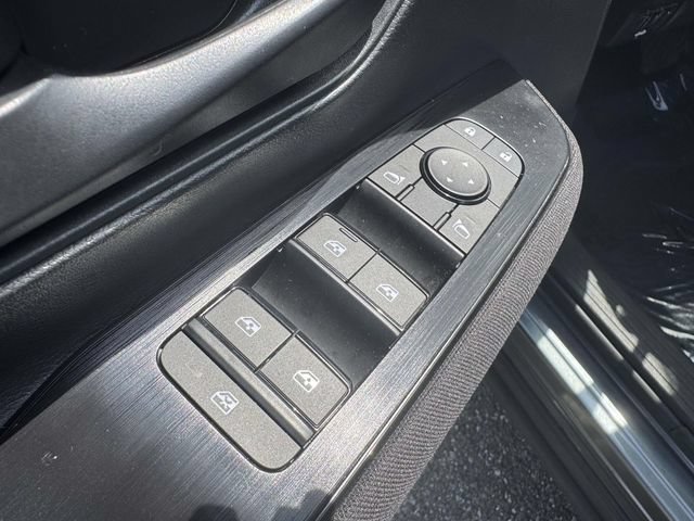 Used 2025 Nissan Kicks S AWD/4WD image 17