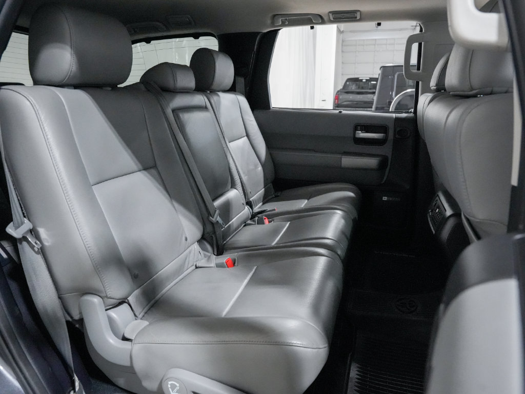 Used 2017 Toyota Sequoia Limited w/ Safety & Convenience Package AWD/4WD image 29