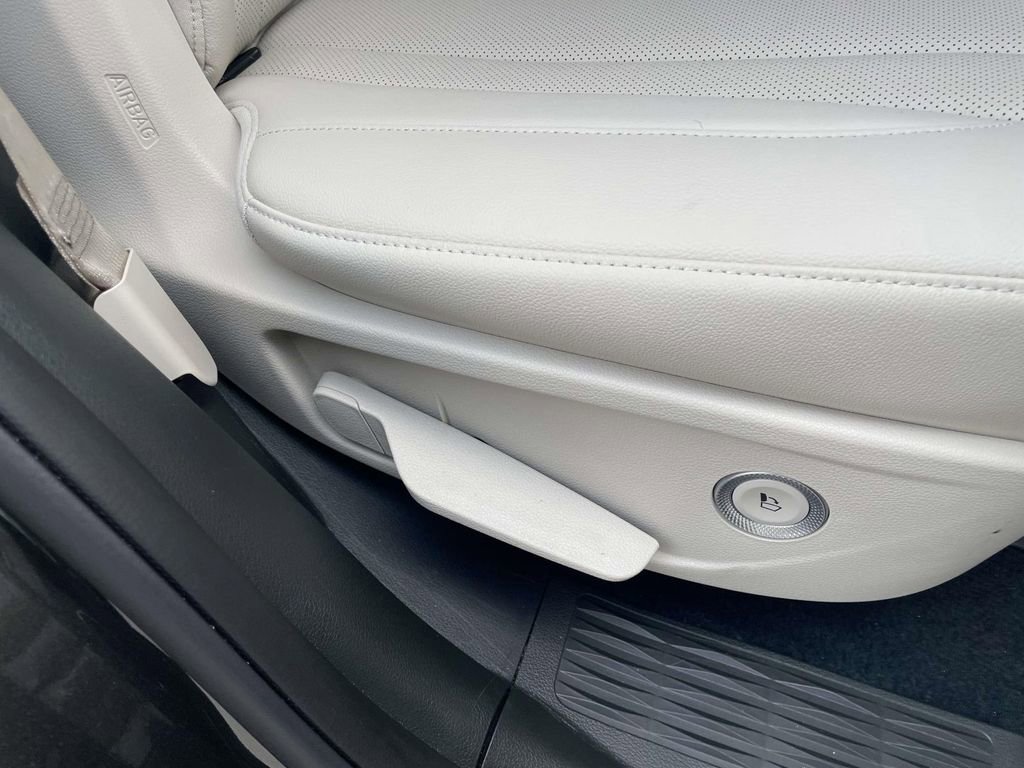 Used 2025 Genesis GV80 2.5T Standard image 24