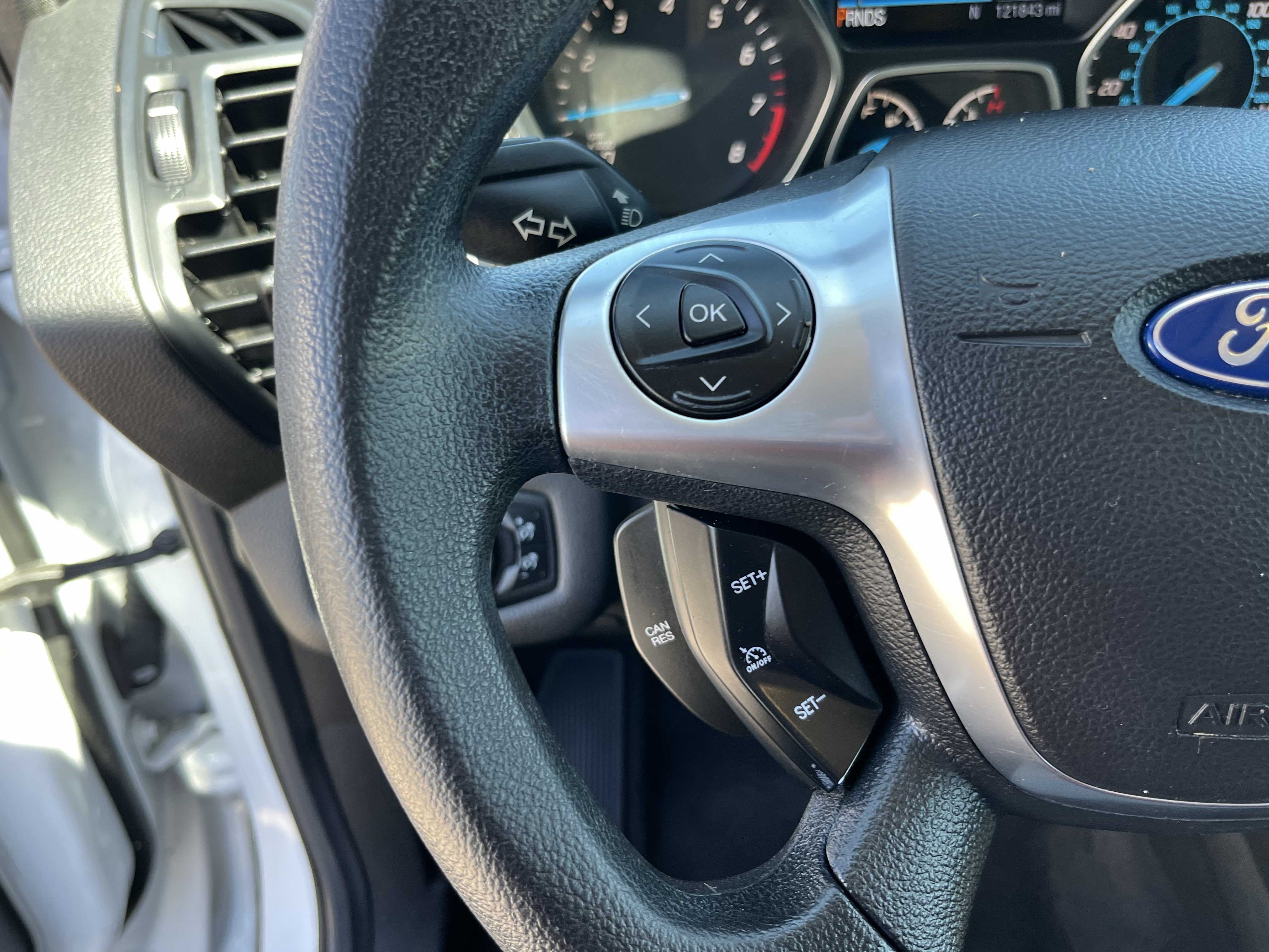 Used 2016 Ford Escape SE w/ Equipment Group 201A FWD image 17