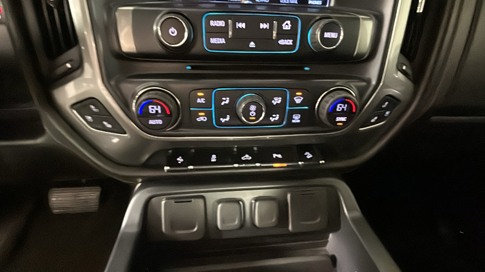Used 2017 Chevrolet Silverado 1500 LTZ Z71 w/ LTZ Plus Package AWD/4WD image 26