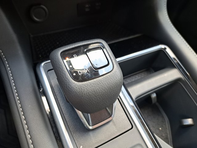 Used 2026 Nissan Pathfinder SV FWD image 16