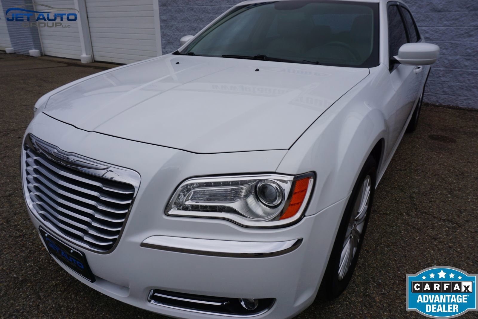 Used 2014 Chrysler 300 AWD w/ Driver Convenience Group image 5