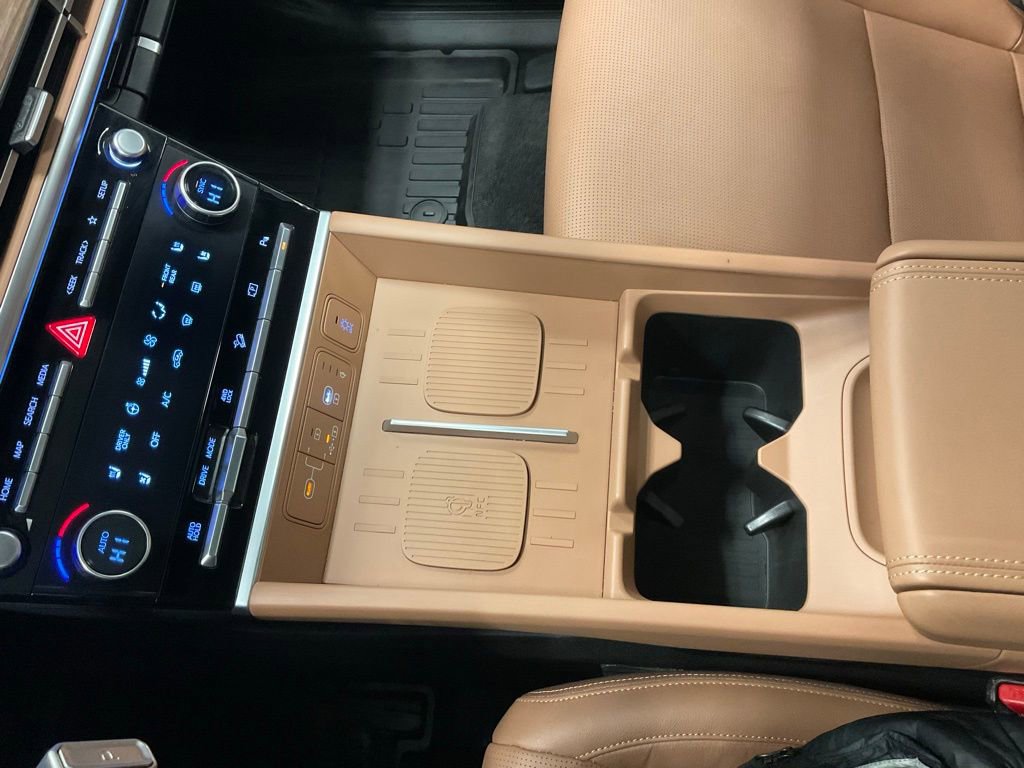 Used 2024 Hyundai Santa Fe Limited image 16