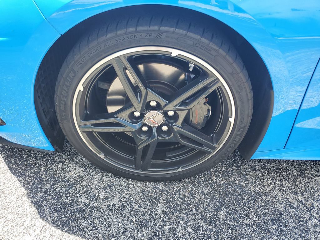 Used 2022 Chevrolet Corvette Stingray Premium Conv w/ Z51 Performance Package RWD image 11
