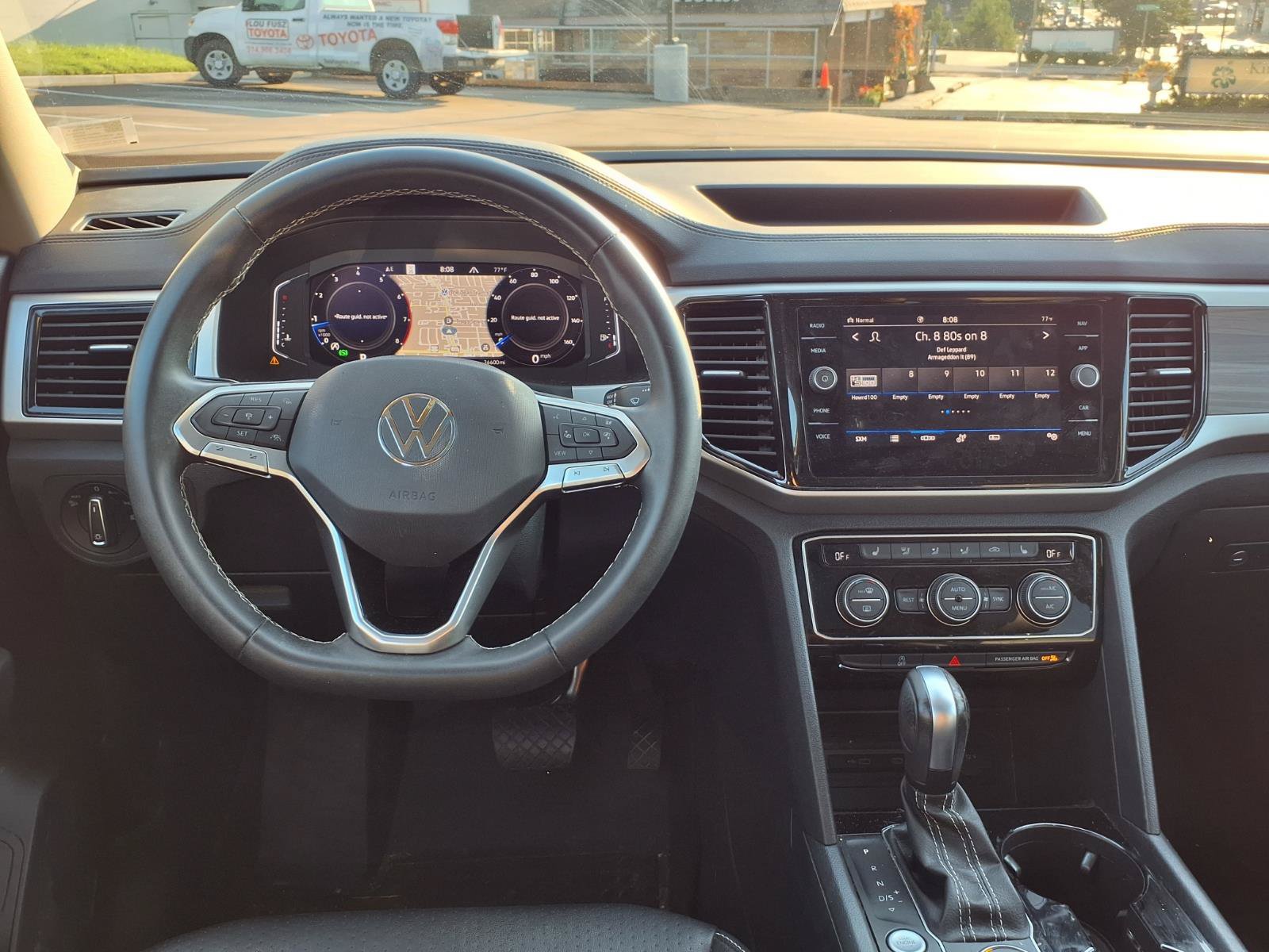Used 2023 Volkswagen Atlas SEL AWD/4WD image 5