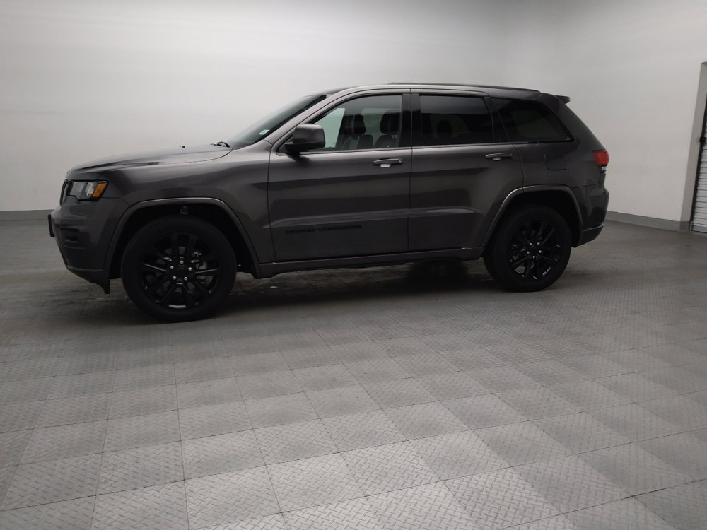 Used 2020 Jeep Grand Cherokee Altitude RWD image 2