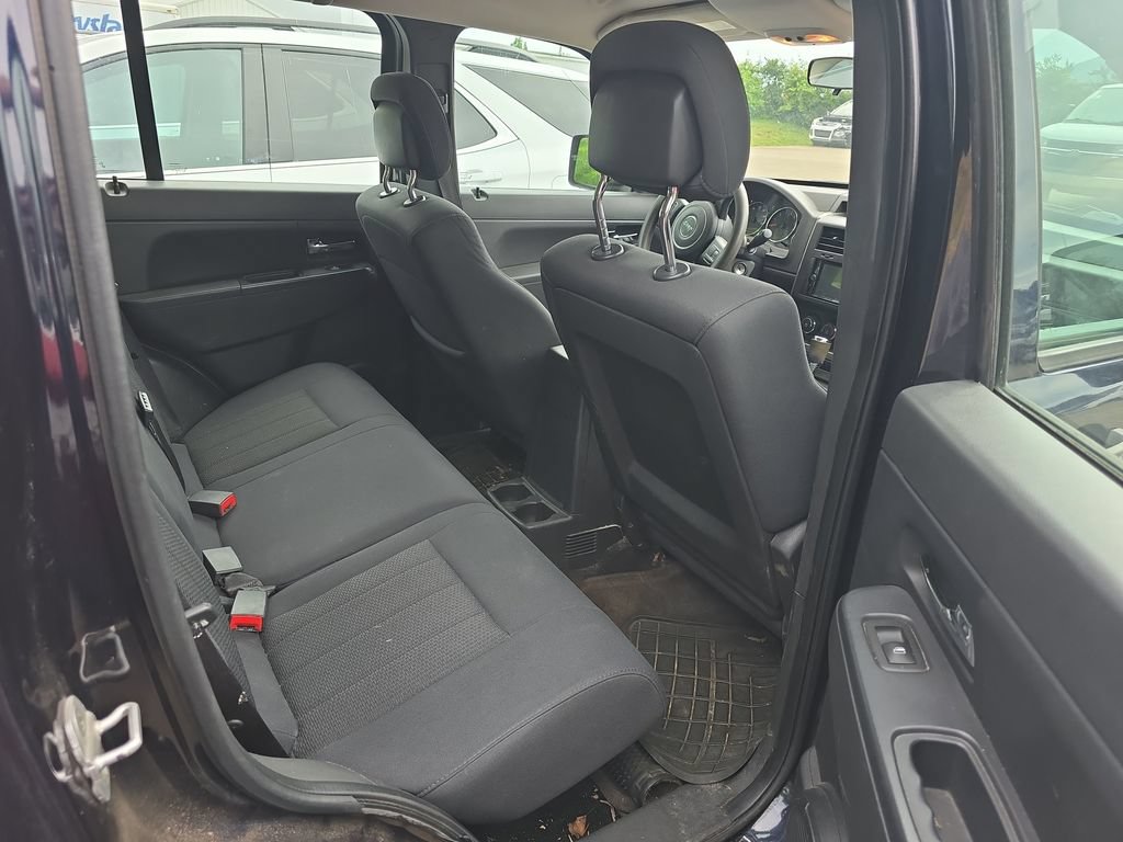 Used 2011 Jeep Liberty Sport w/ Trailer Tow Class III Group AWD/4WD image 9