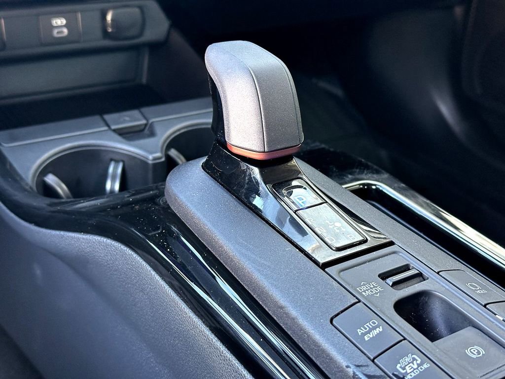 Used 2025 Toyota Prius Plug-In Hybrid FWD image 15