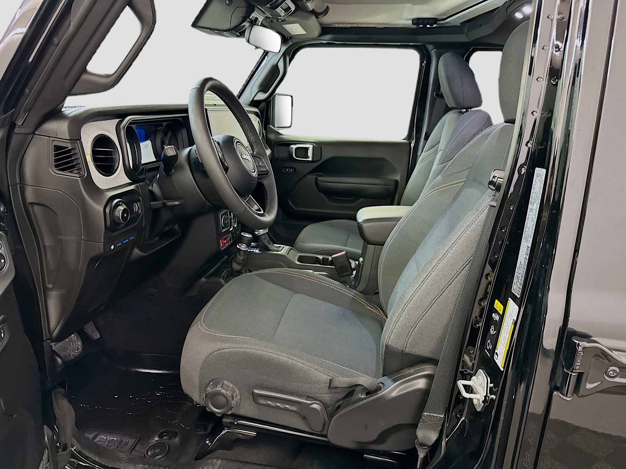 Used 2025 Jeep Wrangler Willys image 13