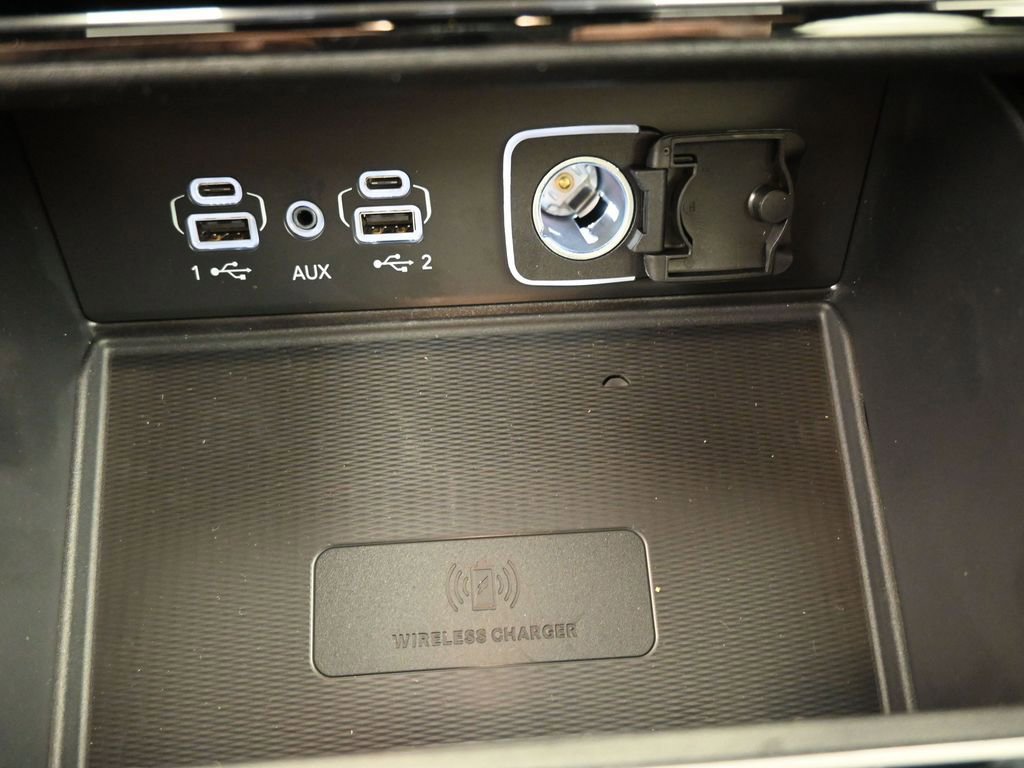 New 2025 Jeep Grand Cherokee Altitude RWD image 9