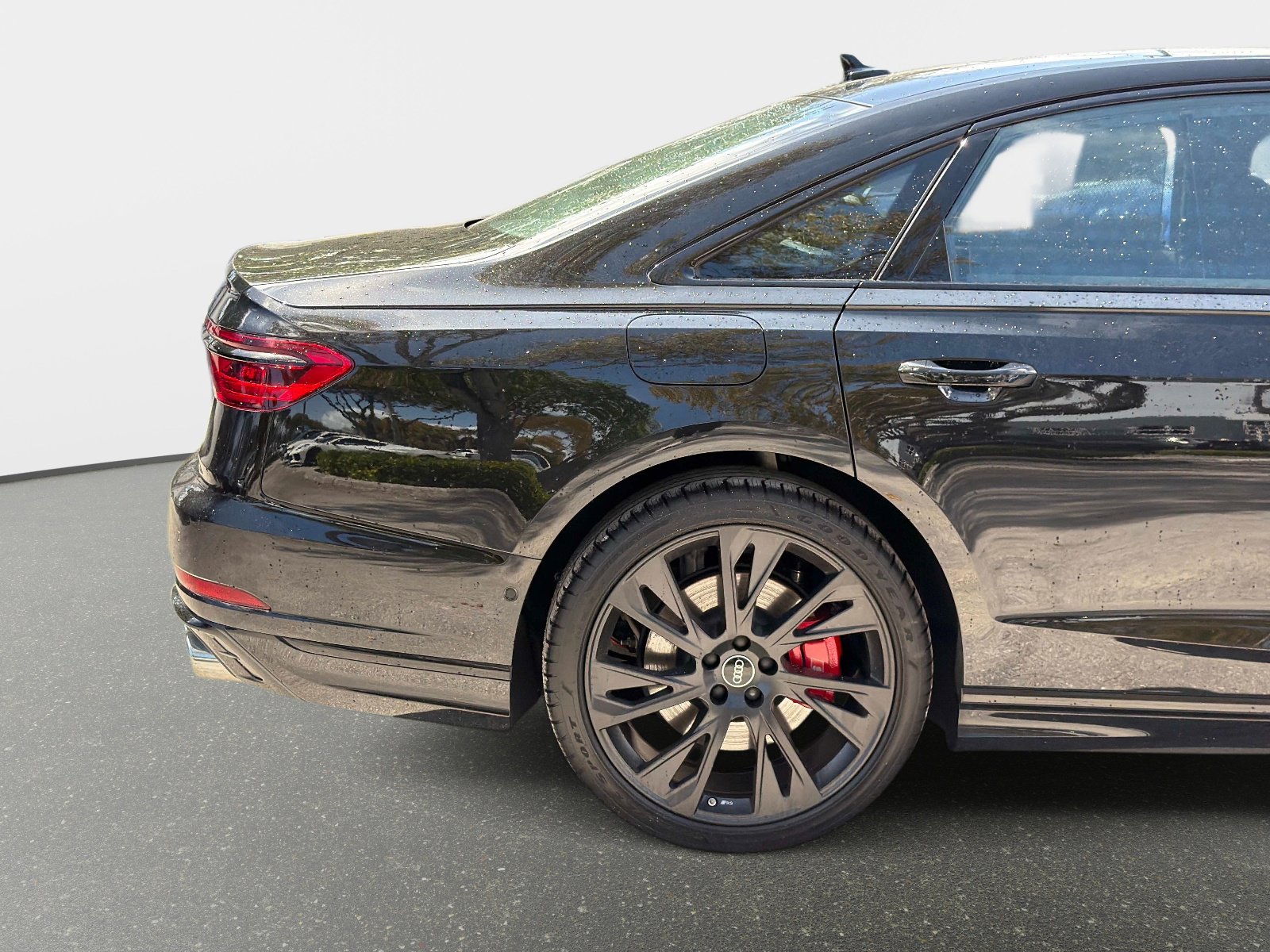 Used 2025 Audi S8 4.0T image 18