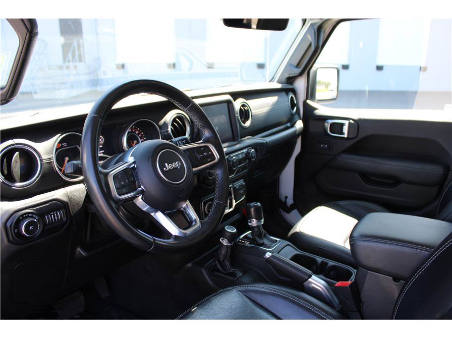 Used 2020 Jeep Wrangler Unlimited Sahara AWD/4WD image 9